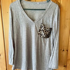 long sleeve gray shirt with cheetah pocket - M
